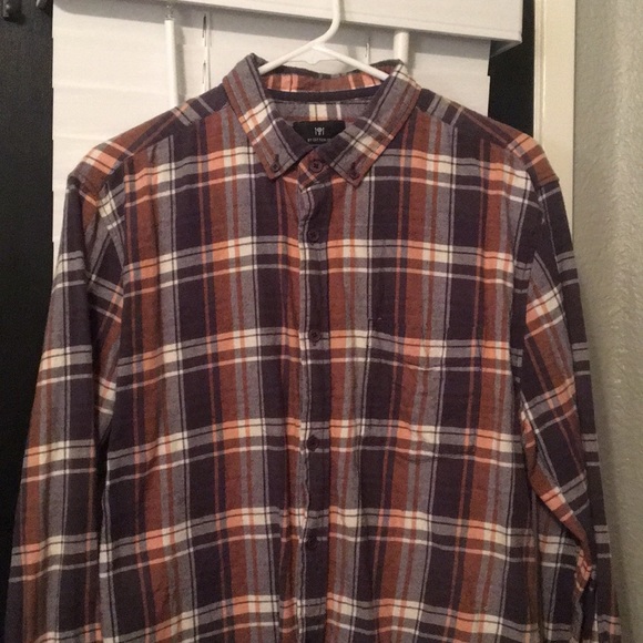 Flannel shirt - Picture 1 of 3